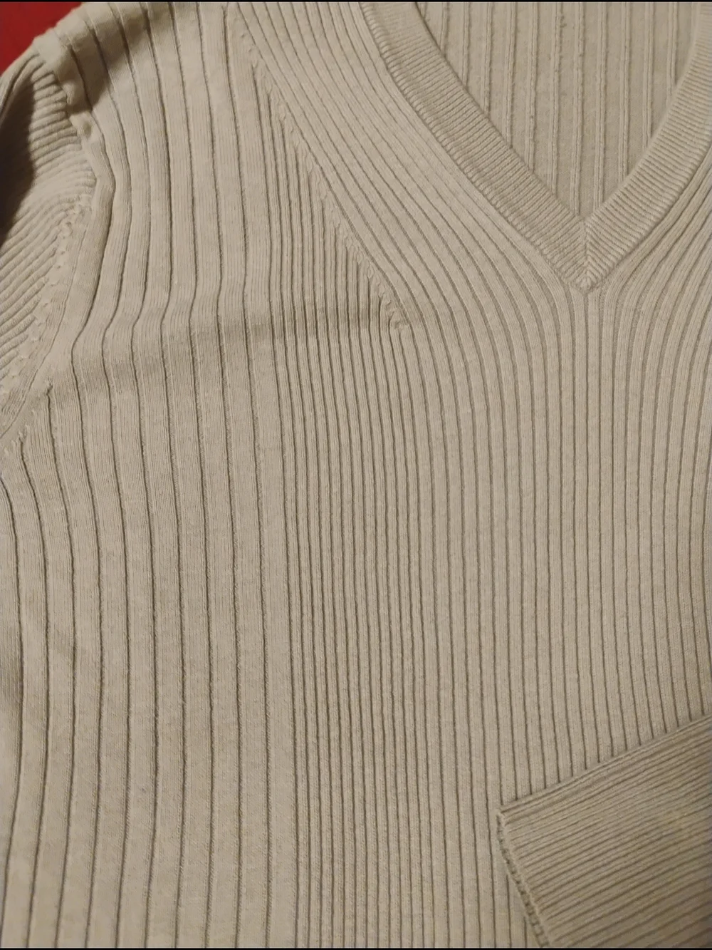 Calvin Klein Ribbed V-Neck Sweater in Beige 22 inches p2p - Picture 3 of 7